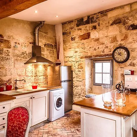 Intra Muros Historic Of Fogasses Apartman